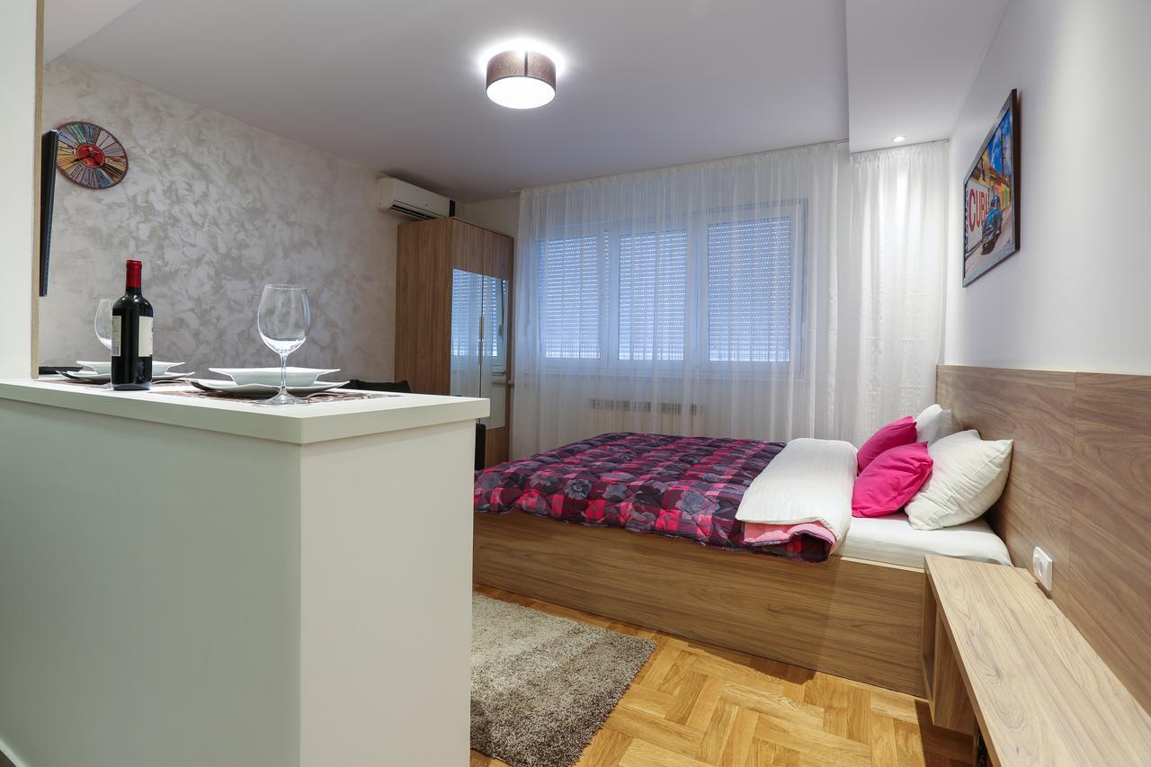 Apartment Promenada 30 Нови-Сад Экстерьер фото